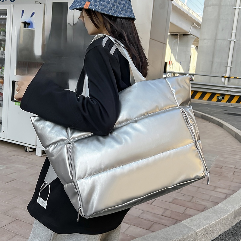 Women Y2k Silver Shoulder Bag  - Down Jacket Packable recension och pris